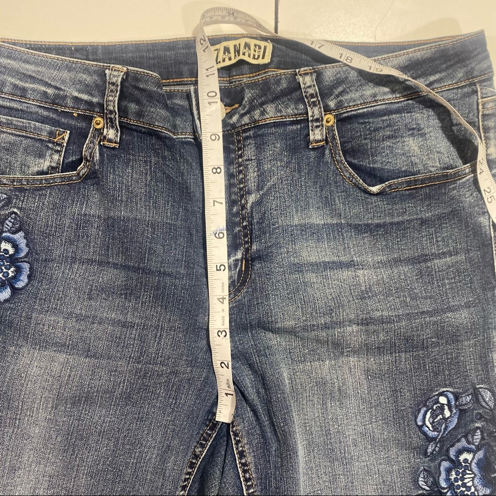 Zanadi Cotton Y2K Floral Embroidered Rolled Hem Blue Jeans NWT Size 14 - Picture 16 of 16